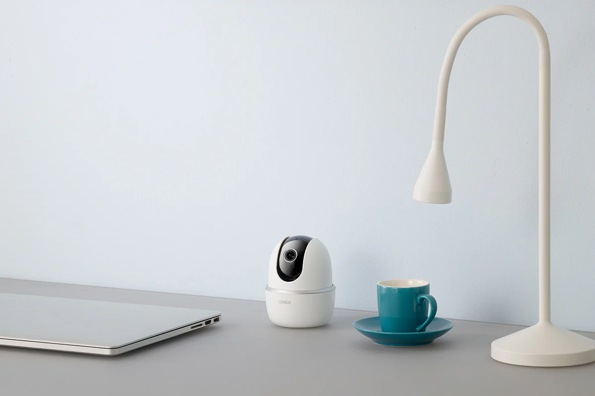 Lorex 2K Pan-Tilt Indoor Wi-Fi Security Camera (16GB) - Image 6
