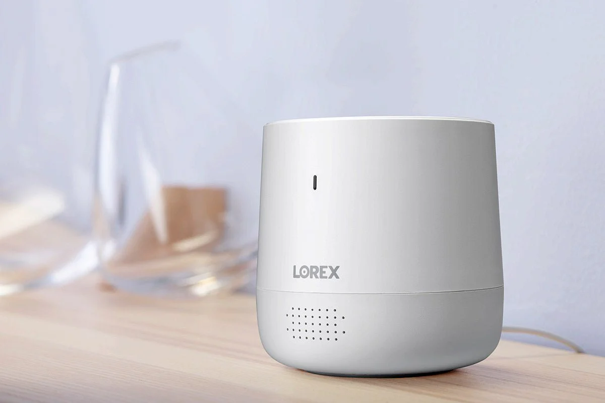 Lorex Smart Home Security Center with Two 2K Battery Cameras and Range Extender - Image 12