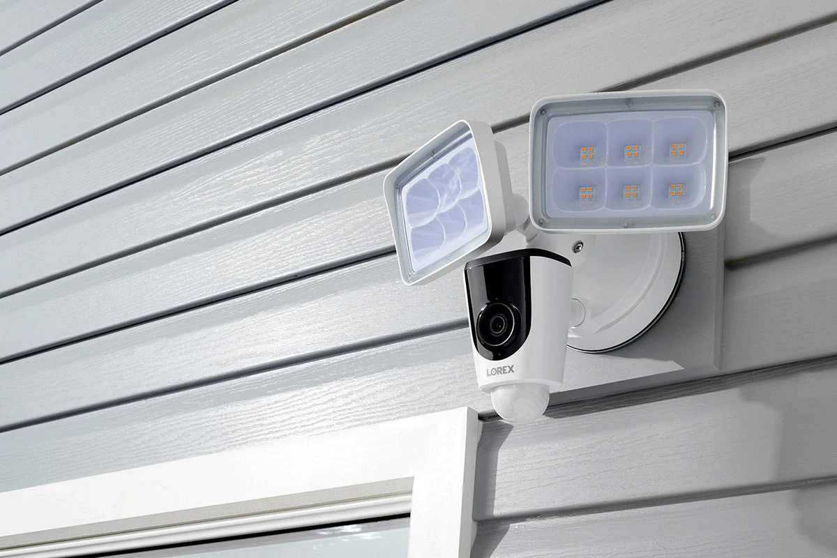 Lorex 1080p Wi-Fi Floodlight Camera - Open Box - Image 10