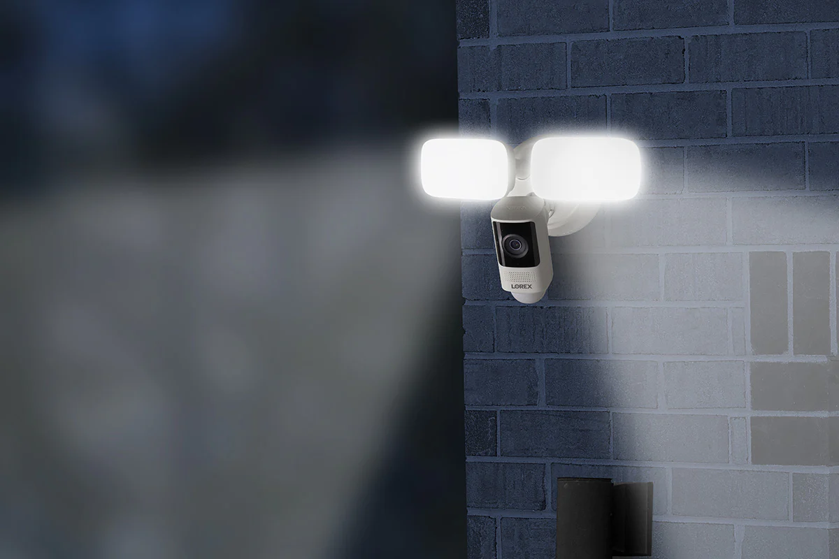 Lorex 2K Wi-Fi Floodlight Security Camera (32GB) - Image 7