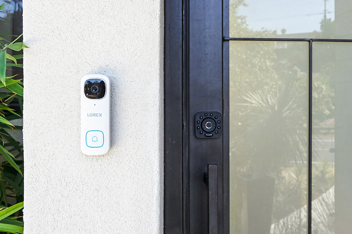 Lorex 2K Wi-Fi Video Doorbell (Wired) with Wi-Fi Chime Kit (32GB) - Image 4