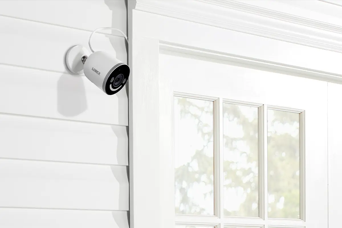 Lorex 4K Spotlight Indoor/Outdoor Wi-Fi 6 Security Camera with Smart Security Lighting - Open Box - Image 6